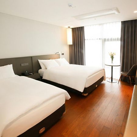 Westernlife Hotel Iksan Kamer foto