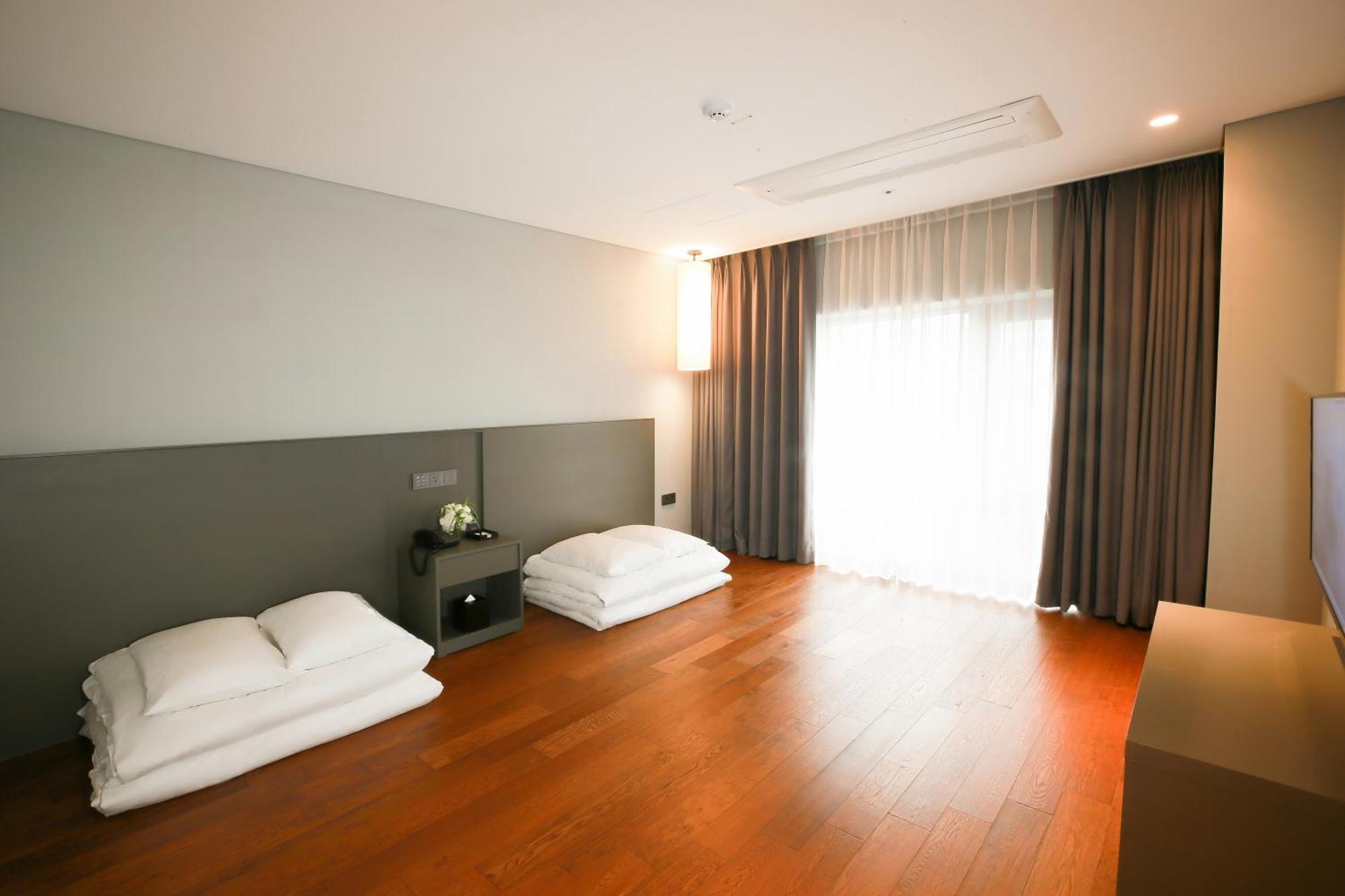 Westernlife Hotel Iksan Kamer foto